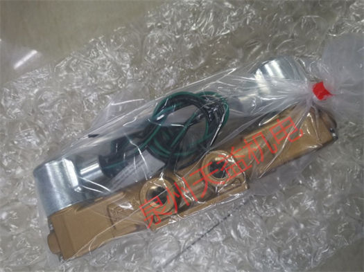 VGG-4422-U-A240 2.jpg