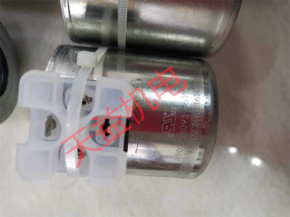 天益機(jī)電力士樂(lè)工業(yè)產(chǎn)品"R900950955 PV7-2X 20-25RA01MA0-10 1" "R900258093" "0510525018" "力士樂(lè)蓄能器 1" "R900314148_副本